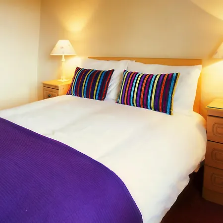 Broadlands 3*
